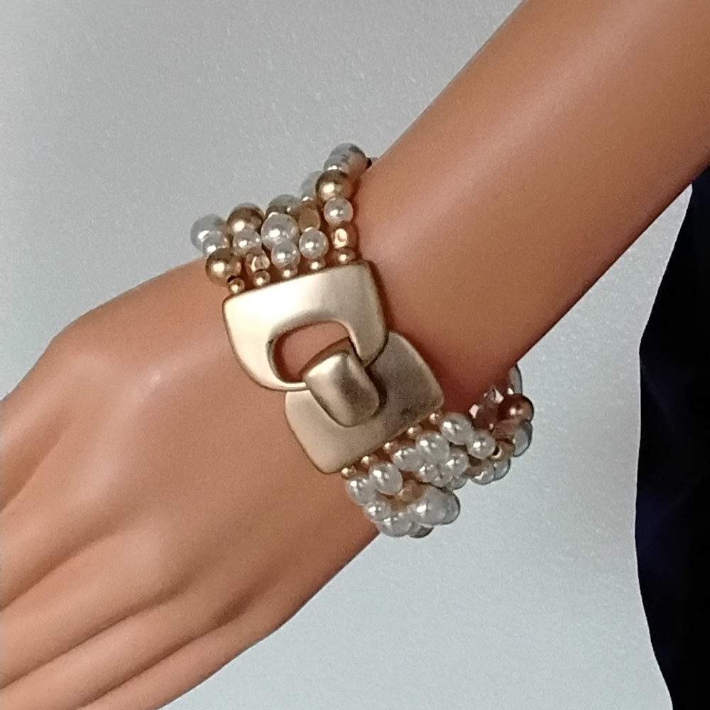 Southern Living Gold and Pearl Bracelet - Picture 2 of 4